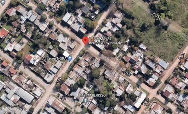Casa en venta - 2 dormitorios 1 baño 1 cochera - 280mts2 totales - Berisso