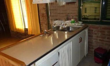 Casa en venta - 2 dormitorios 2 baños - Cochera - 250mts2 - San Carlos, La Plata