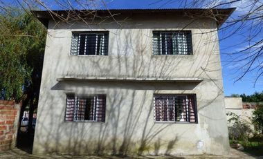 Casa en venta - 2 dormitorios 2 baños - Cochera - 250mts2 - San Carlos, La Plata