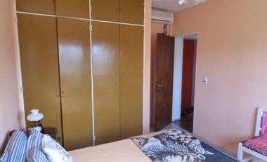 Casa en venta - 2 dormitorios 2 baños - Cochera - 250mts2 - San Carlos, La Plata