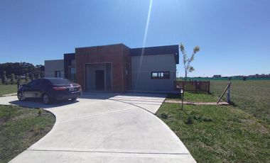 Casa en venta - 3 Dormitorios 2 Baños - 600Mts2 - Mar del Plata