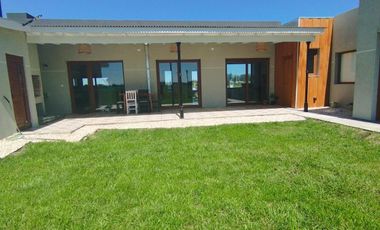 Casa en venta - 3 Dormitorios 2 Baños - 600Mts2 - Mar del Plata