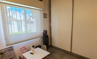 Casa en Venta, 4 Ambientes, en  Barrio Saavedra, Zárate