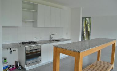 NEV. Hermosa casa interna con excelente orientacion en El Canton - Norte