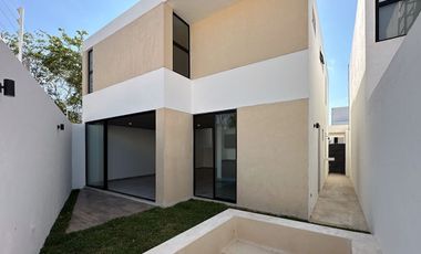 Casa en Venta Mérida, Privada Altamira, Cholul (Modelo E )