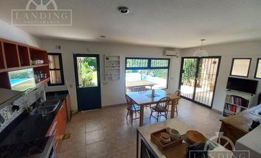 Casa en moderna en San Isidro 4 dormitorios piscina orientación norte