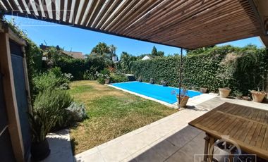 Casa en moderna en San Isidro 4 dormitorios piscina orientación norte