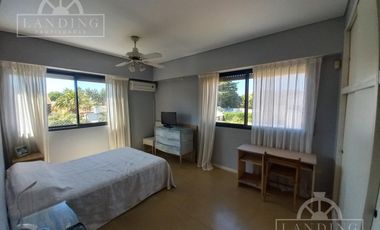Casa en moderna en San Isidro 4 dormitorios piscina orientación norte