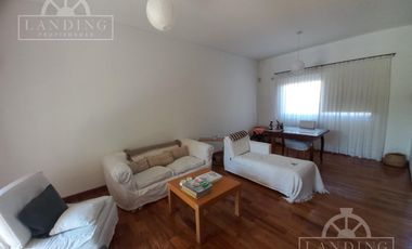 Casa en moderna en San Isidro 4 dormitorios piscina orientación norte