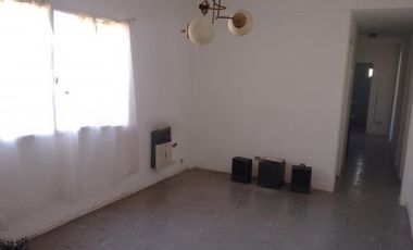Departamento en venta - 2 dormitorios 1 baño - cochera - 60mts2 - Villa Elisa, La Plata