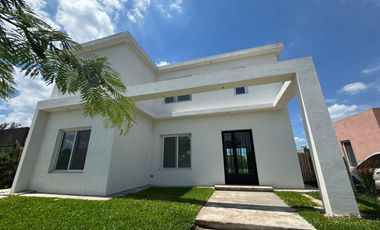 Casa en  Venta a Estranar San Ramon 379