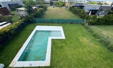 Casa en  Venta a Estranar San Ramon 379
