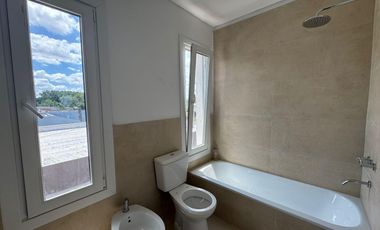 Casa en  Venta a Estranar San Ramon 379