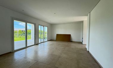 Casa en  Venta a Estranar San Ramon 379