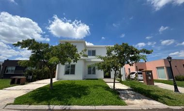 Casa en  Venta a Estranar San Ramon 379