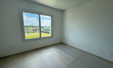 Casa en  Venta a Estranar San Ramon 379