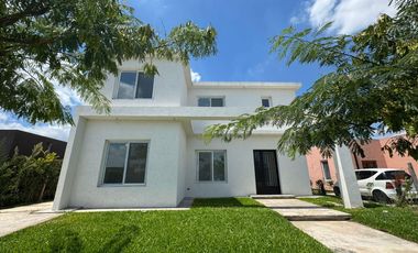 Casa en  Venta a Estranar San Ramon 379