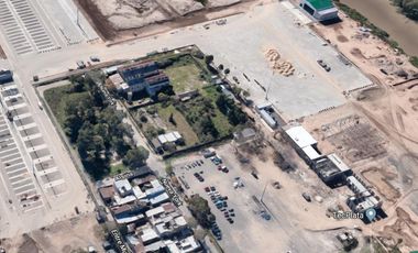 Galpón frente al puerto en venta - 3340mts2 - Berisso