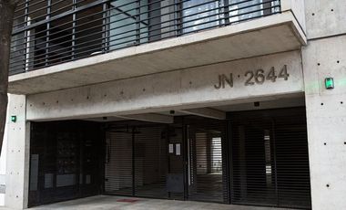 Jorge Newbery 2600 / cochera fija y cubierta.