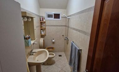 Venta Galpón con departamentos y oficina Santa Fe -  OPORTUNIDAD