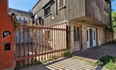 Venta Galpón con departamentos y oficina Santa Fe -  OPORTUNIDAD