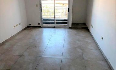Dúplex en venta - 2 Dormitorios  2 Baños 1 Cochera - 75mts2 - San Carlos