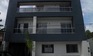 Dúplex en venta - 2 Dormitorios  2 Baños 1 Cochera - 75mts2 - San Carlos