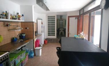 Casa en venta - 3 dormitorios 2 baños - Cochera - 300mts2 - La Plata