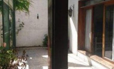 Casa en venta - 3 dormitorios 2 baños - Cochera - 300mts2 - La Plata