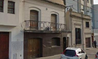 Casa en venta - 3 dormitorios 2 baños - Cochera - 300mts2 - La Plata