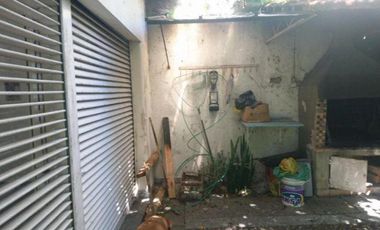 Casa en venta - 3 dormitorios 2 baños - Cochera - 300mts2 - La Plata