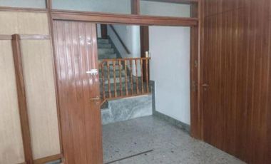 Casa en venta - 3 dormitorios 2 baños - Cochera - 300mts2 - La Plata