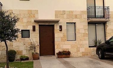 CASA EN RENTA - TORRE DE PIEDRA PROVIDENCIA, EL REFUGIO
