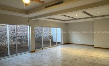 CASA EN VENTA EN BOSQUES DEL VALLE V