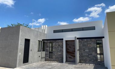 Casa en Venta de una planta  en privada de Conkal yucatan