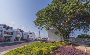 Casa AMUEBLADA en renta en Fracc. Cumbres Residencial. BOCA DEL RÍO, VERACRUZ
