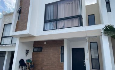 Casa AMUEBLADA en renta en Fracc. Cumbres Residencial. BOCA DEL RÍO, VERACRUZ