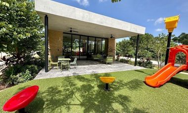 Terreno en venta con orientación Sur- Norte en privada Mirador, Komchén, Mérida.