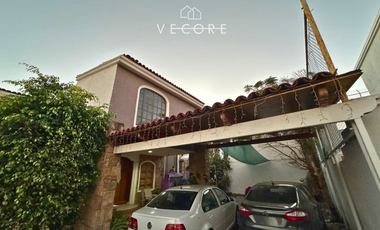 CASA EN VENTA EN AV. NACIONES UNIDAS, PARQUE DE LA CASTELLANA, ZAPOPAN