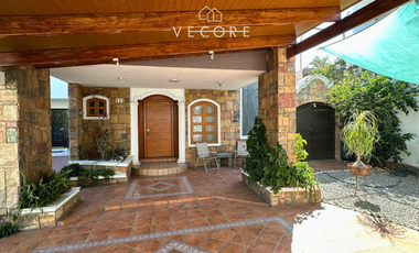 CASA EN VENTA EN AV. NACIONES UNIDAS, PARQUE DE LA CASTELLANA, ZAPOPAN