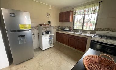 VENTA O ALQUILER DE CASA DE CAMPO AMOBLADA EN ANTON