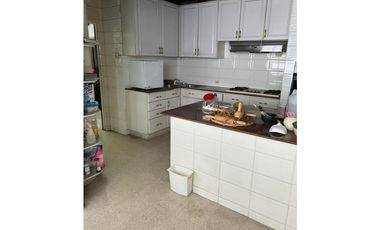 EL CANGREJO / ZONIFICACIÓN ZM7 / 900 M2 / 3 HABITACIONES