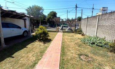 Casa en venta con terreno de 10 x 30 en Laferrere