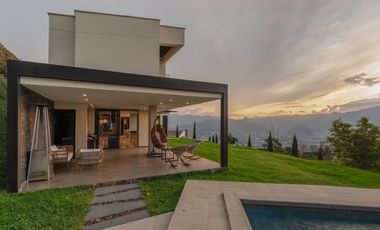 Amoblado ESPECTACULAR Casa de lujo Palmas con piscina