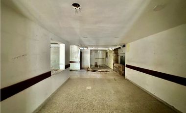 Local comercial para estrenar frente a Mc Donalds