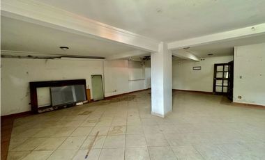 Local comercial para estrenar frente a Mc Donalds