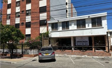 Arriendo de casa comercial frente a Mc Donald’s Santa Marta