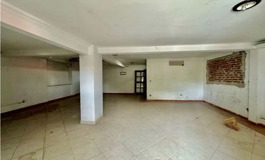 Local comercial para estrenar frente a Mc Donalds