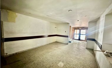 Local comercial para estrenar frente a Mc Donalds