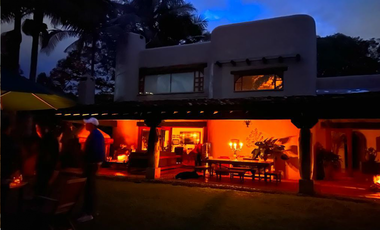 Casa campestre con pesebreras en arriendo o venta – 28.237 m²